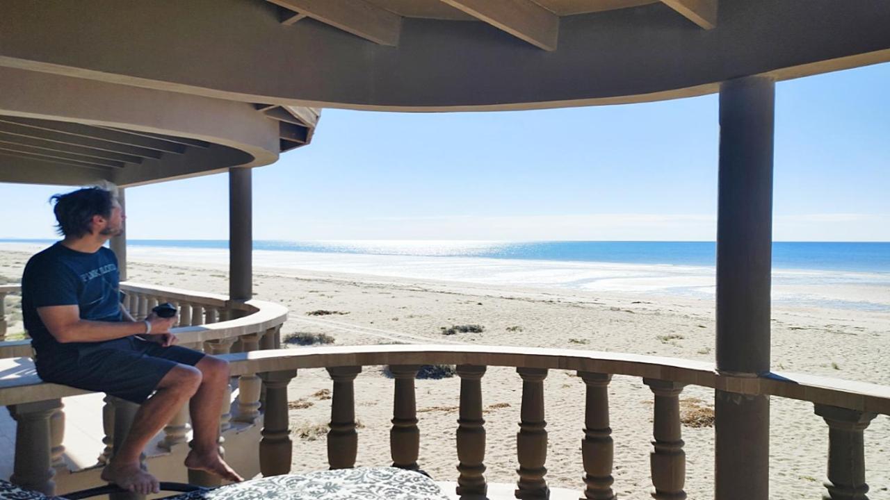 The Suites At Rocky Point 2 Eksteriør billede